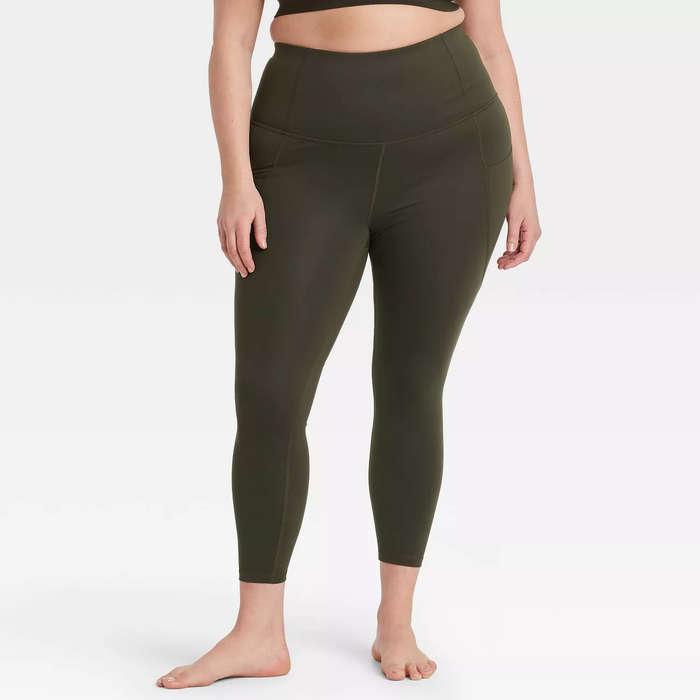 10 Pairs Of Inclusively Sized Workout Leggings That Reviewers Can't Stop  Raving About