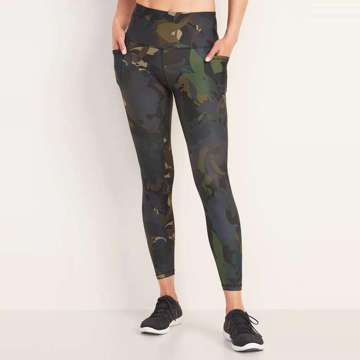 NWT: Old Navy High-Waisted Printed Cropped Leggings, Green Camo, Size Large
