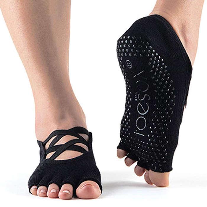 Tucketts performance toeless grip socks provide the barefoot