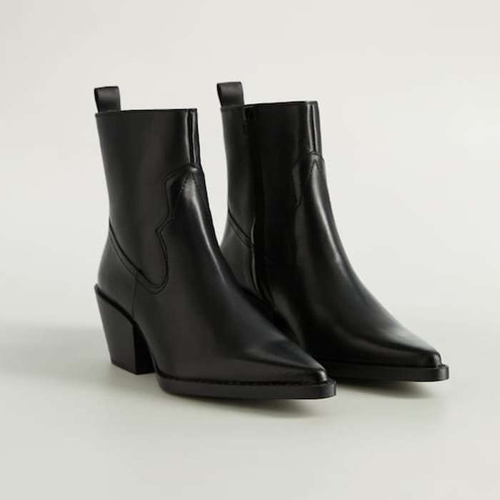 are pointed toe boots in style