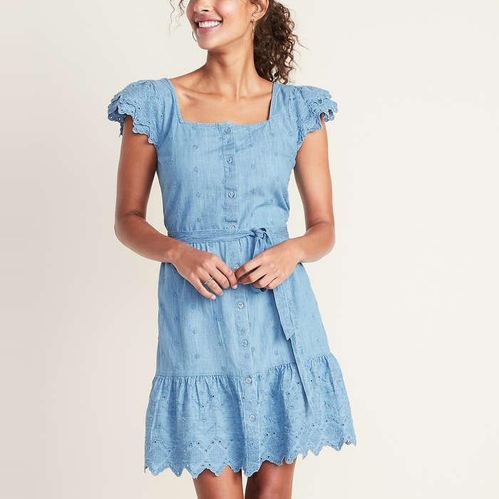 eyelet dress definition