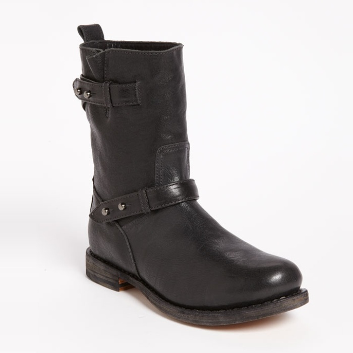 Boots made for walking and gifting everyone on your list! | Rank & Style