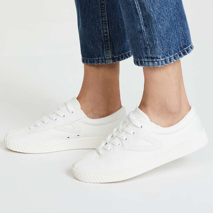 white fashion tennis shoes