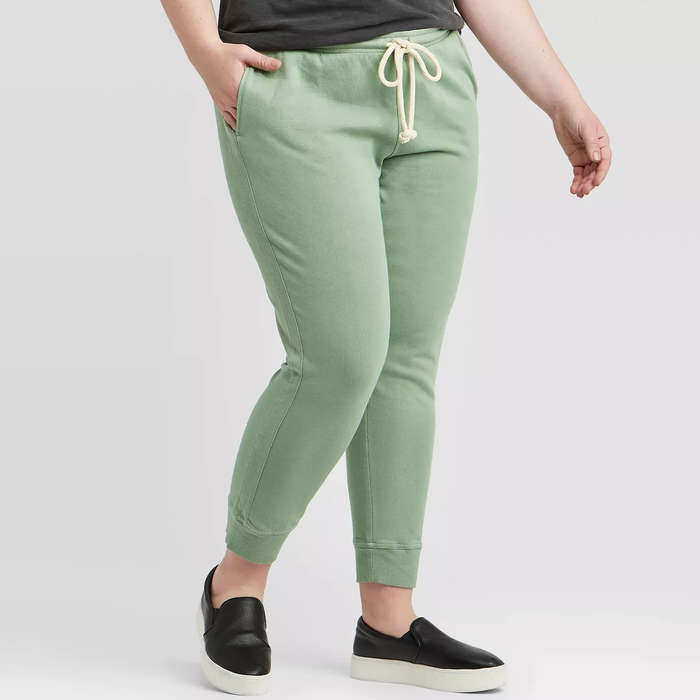 plus size sweatpants outfit